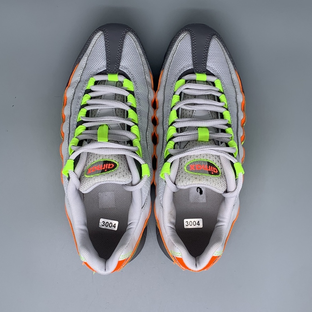 Nike‎ Airmax 95 GS Vast Grey Volt Running Shoes Men’s Sz 6Y Women’s Sz 7.5 - Picture 4 of 10